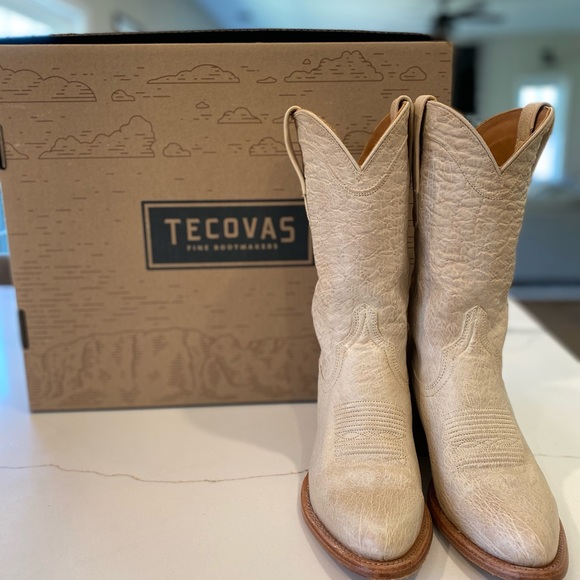 ✨Like New Women's Tecovas Chloe in Pearl 7.5✨ - Picture 6 of 8